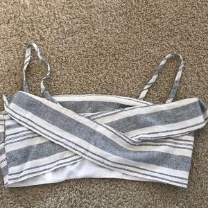 Stripe tie in the back crop